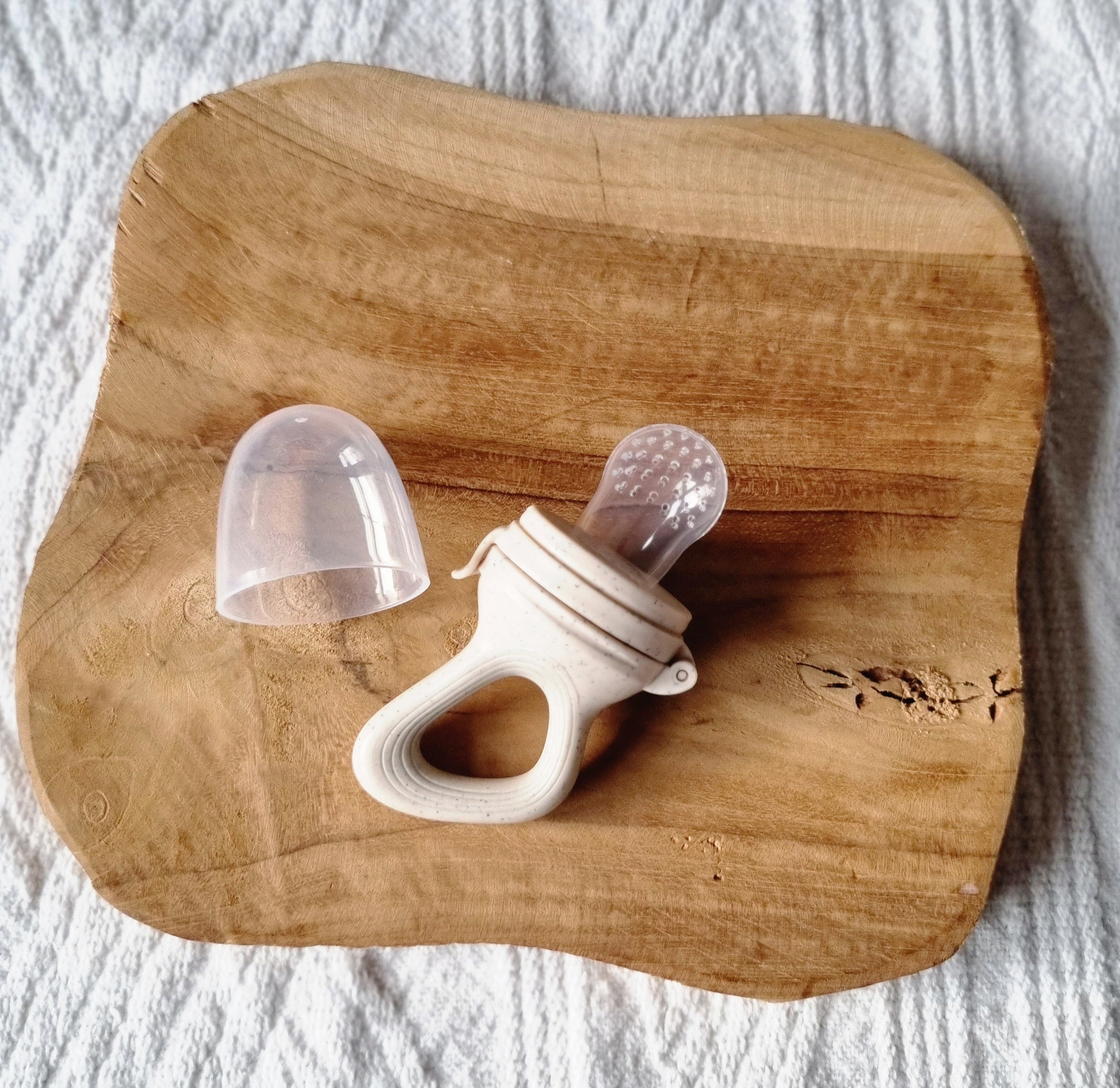 Fruchtschnuller in Beige mit Punkten, für pürierte Früchte und Gemüse, BPA-frei