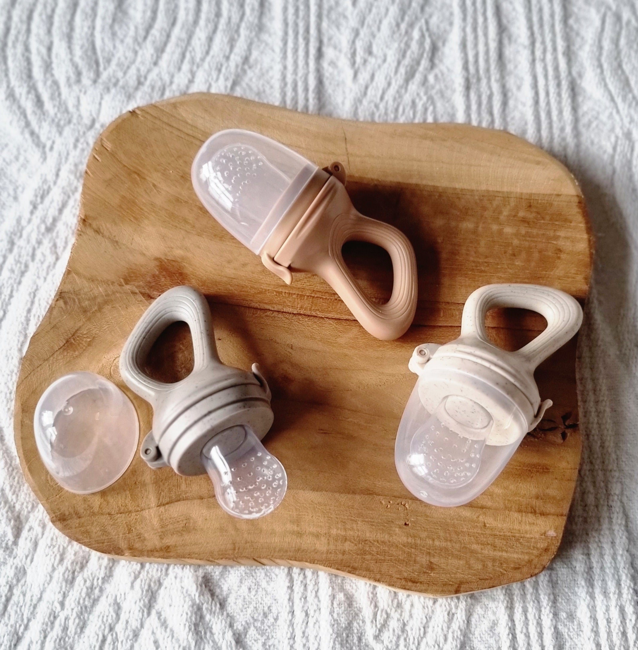 Fruchtschnuller in Beige mit Punkten, für pürierte Früchte und Gemüse, BPA-frei