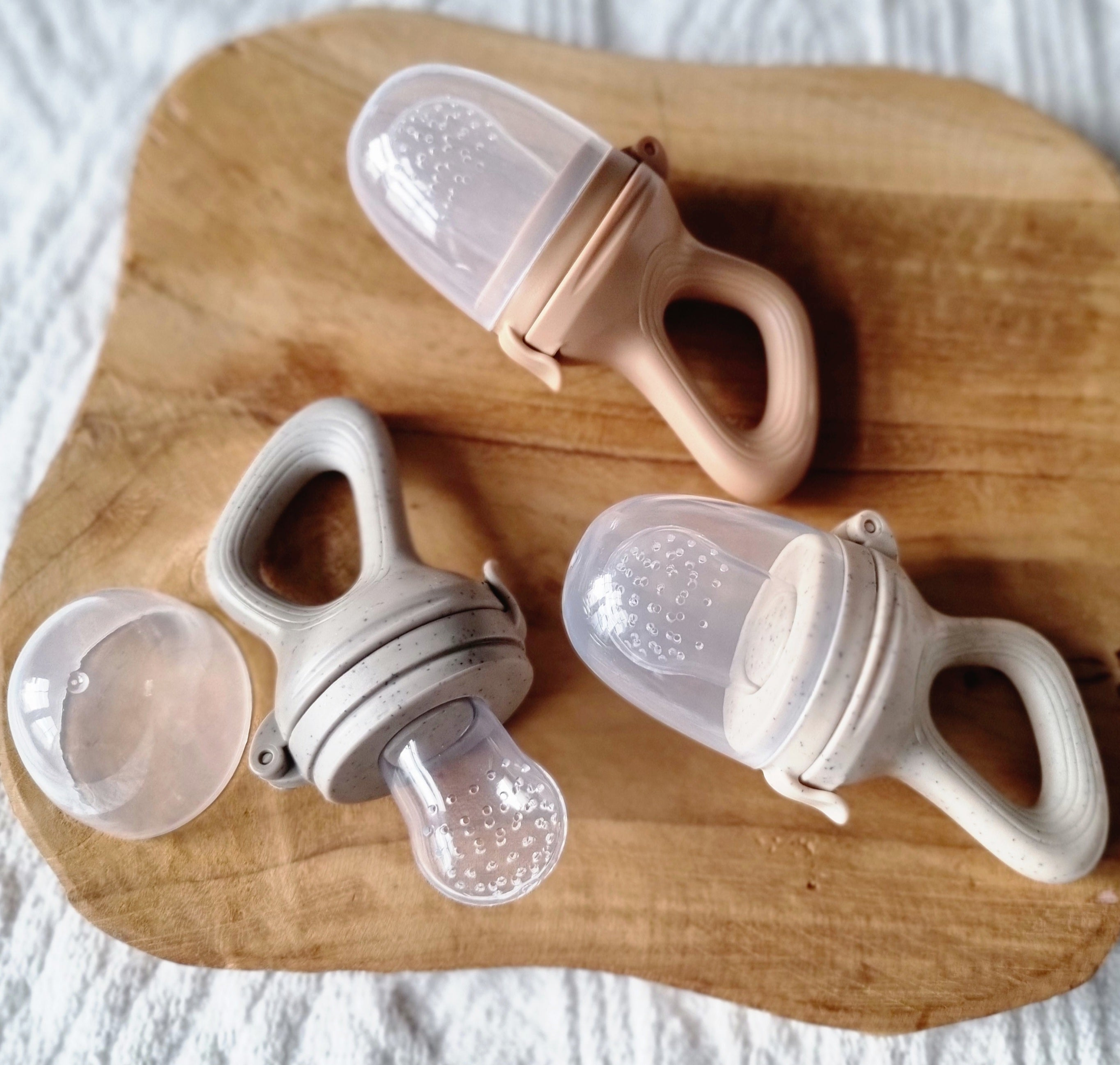 Fruchtschnuller in Beige mit Punkten, für pürierte Früchte und Gemüse, BPA-frei