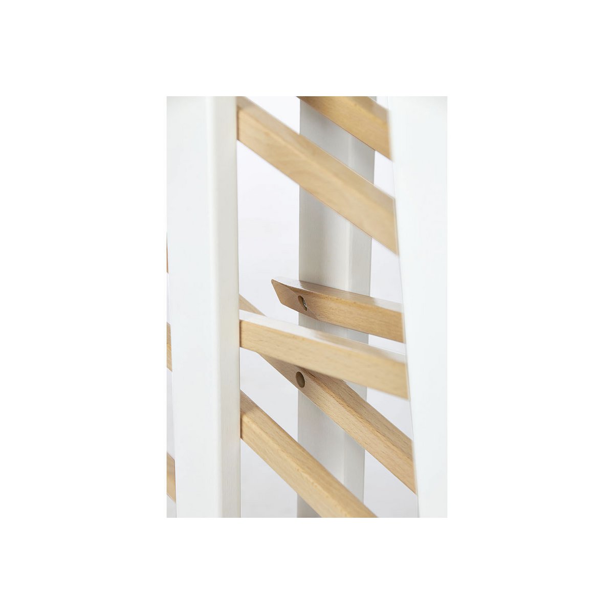 Kugelbahn 'Kuno' aus Holz, mit Naturholz  Bahnen und rollenden Kugeln, fördert Motorik und Koordination von Kleinkindern