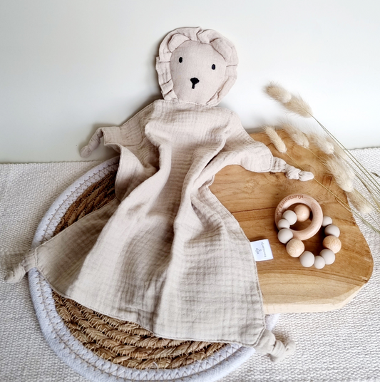 Schmusetuch Löwe, Musselin aus Bio-Baumwolle, weich und anschmiegsam in Beige, mit gesticktem Gesicht, für Babys und Kleinkinder “