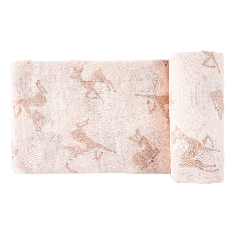 Erlebe grenzenlose Verwendung und Wohlbefinden für dich und dein Baby mit dem hydrofilen Tuch "Rehkitz, oh deer"! Dieses vielseitige Wickeltuch bietet dir: atmungsaktiven Musselin-Baumwollstoff, ideal als Handtuch, Decke und auch Pucktuch und Wickelauflage. So wird das kuschelige Tuch im Maß 120cm x 120cm zu deinem neuen absoluten Liebling. Einfach GROSSARTIG! :)