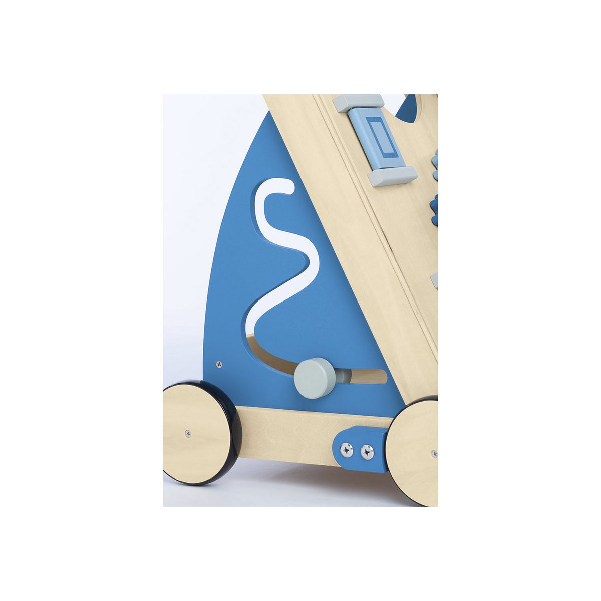 Aktivity Spirale an der linken Seite des Activity Walker 'Titus' in Blau, Holzspielzeug mit interaktiven Elementen, unterstützt das Laufenlernen