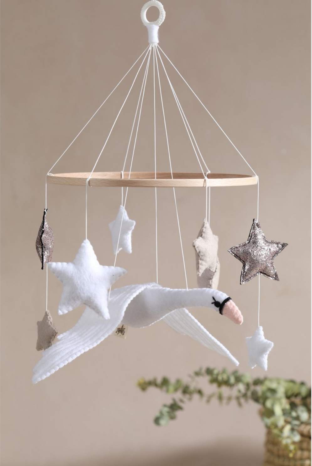 2 Stories | SWAN Mobile für das Babybett | Filz |Weiß