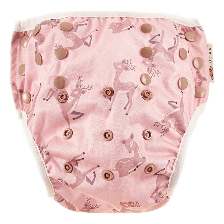 Entdecke unsere waschbare Schwimmwindel "Rehkitz,oh Deer" mit Druckknöpfen, die sich schnell und einfach an die Größe Deines Kindes anpassen lässt - ganz ohne Klemmen und Klettverschlüsse! Mit elastischem Verschluss und guter Passform gelingt das Schwimmenlernen ganz locker! 